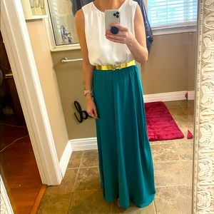 Maxi dress, white and emerald with gold belt